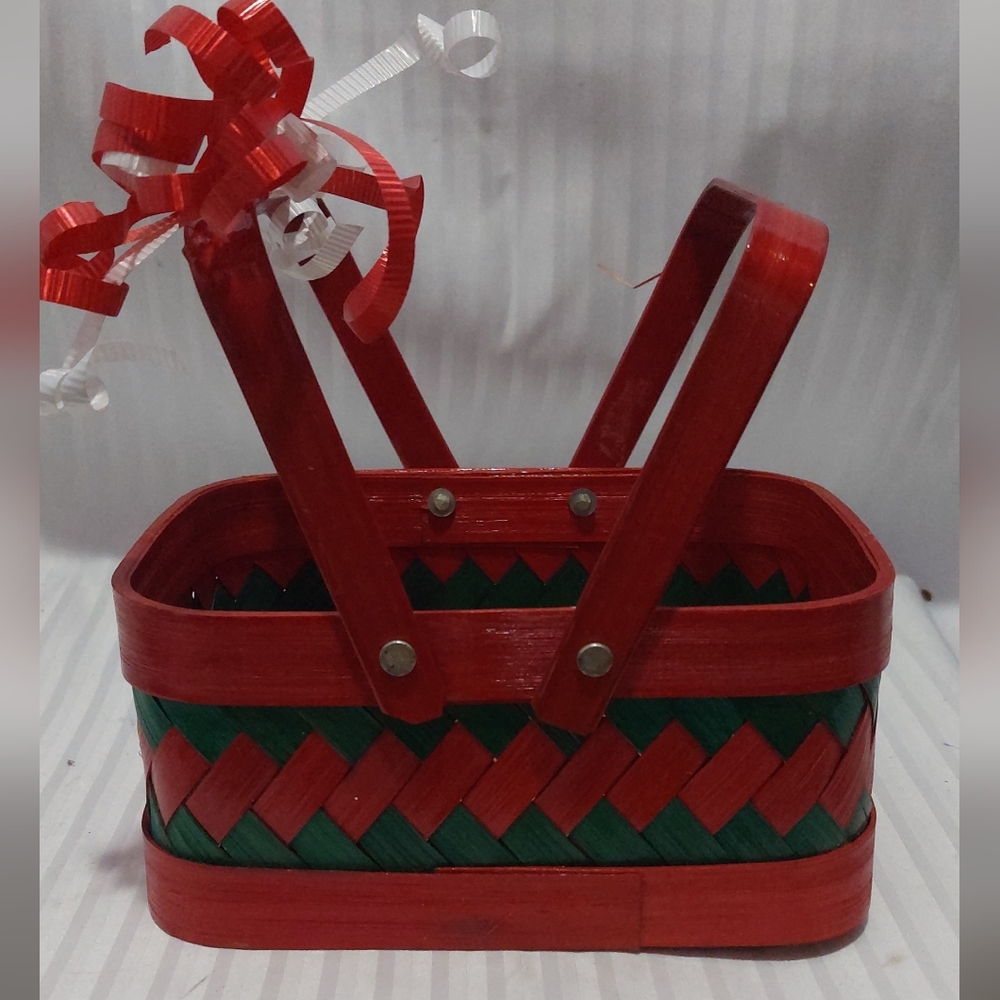 3/$5 Red Green Wood Woven Basket Holiday Basket Bowknot for Gifting Or Storage